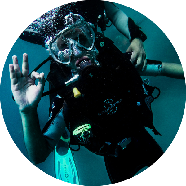 Hugo Chargé de Sensibilisation et Éducation